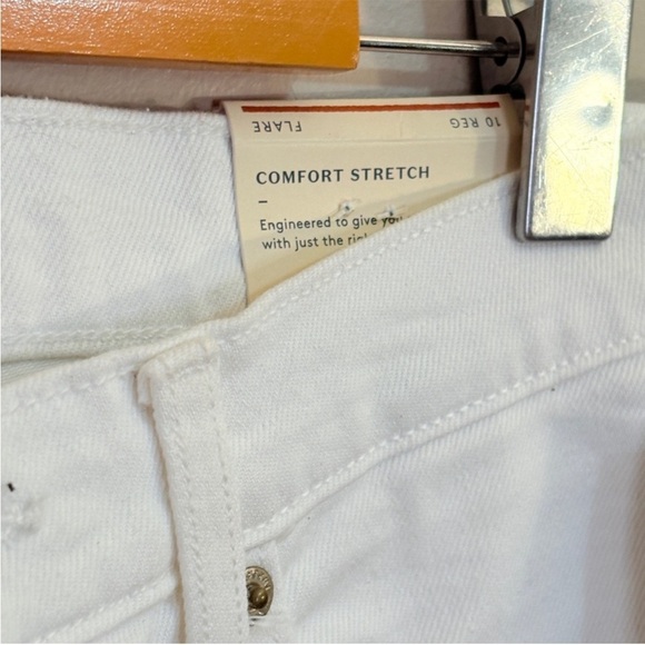 Universal Threads White High Rise Flare Jeans NWT Sz10 - Picture 11 of 16